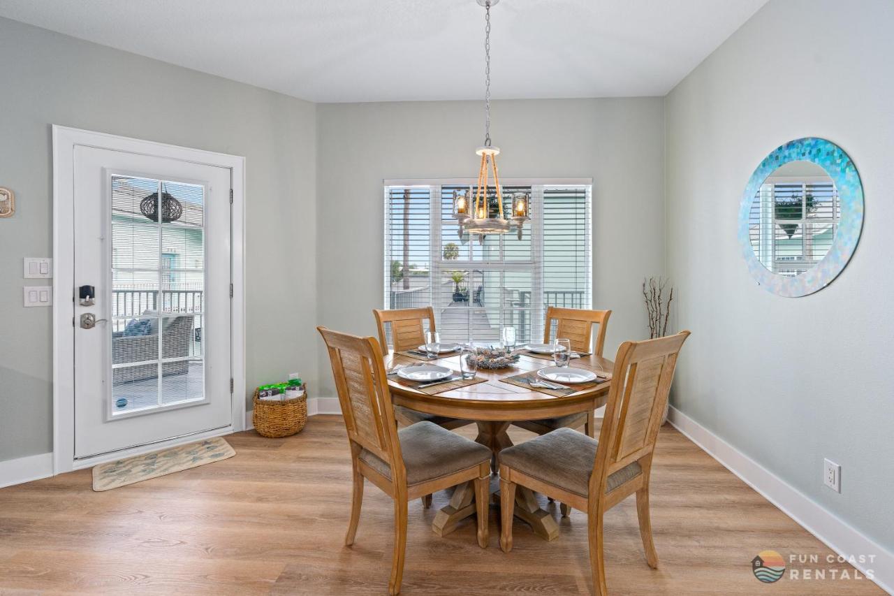 On Flagler Avenue! Dog Friendly With Balcony And Parking Walk To The Beach! New Smyrna Beach Εξωτερικό φωτογραφία